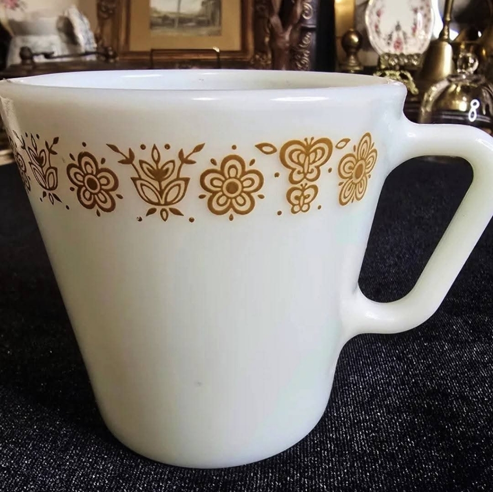 Vintage Floral PYREX White and GOLD butterfly Mugs. Set Of 4